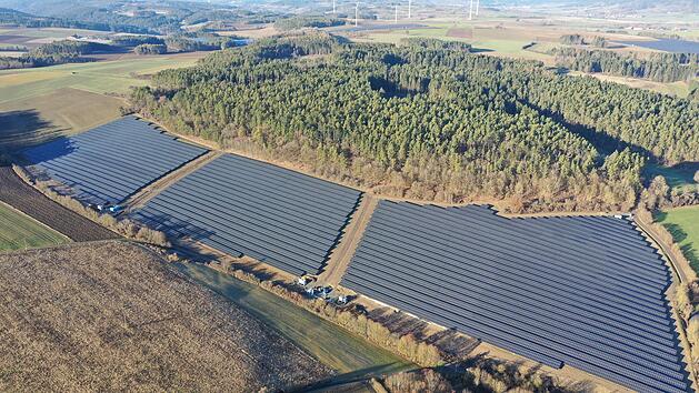 Die PV-Anlage bei Grafendobrach aus der Vogelperspektive