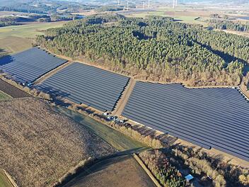 Die PV-Anlage bei Grafendobrach aus der Vogelperspektive
