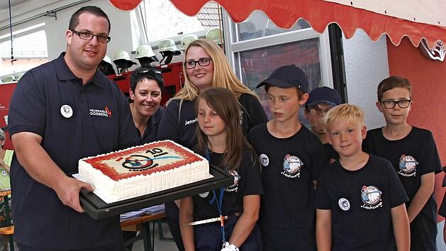 Die Geburtstagstorte mit dem L&ouml;schzwerge-Logo Foto: privat
