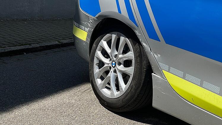 Gunzenhausen: Autofahrer kracht in Streifenwagen - und hat 2,3 Promille
