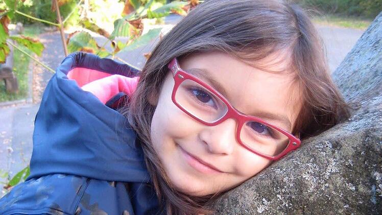Die fünfjährige Lena möchte unbedingt wieder gesund werden. Ihre Eltern und Freunde suchen dringend einen geeigneten Stammzellenspender. Am Nikolaustag kann man sich in Michelau typisieren lassen. Foto: privat