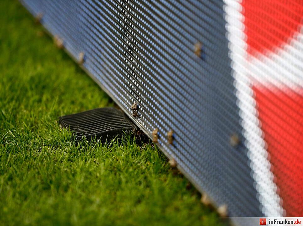 Motten beim EM-Finalspiel in Paris