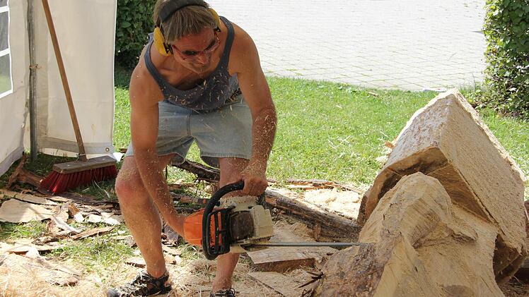 Michael Steigerwald wird in Marktrodach zwei große Werke schaffen.