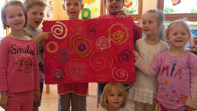 Kreativ sind sie ja immer, aber im zu Ende gehenden Kindergartenjahr waren die kleinen Künstler besonders fleißig. Foto: Kindergarten Regenbogenland