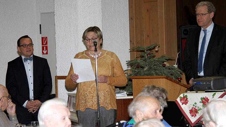 Stefan König, Irmgard Walz und German Hacker (v. l.) begrüßten die Senioren. Foto: Richard Sänger