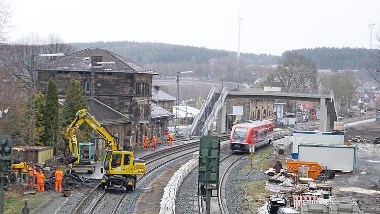Es gibt noch viel zu tun auf der Großbaustelle am Marktschorgaster Bahnhof.
