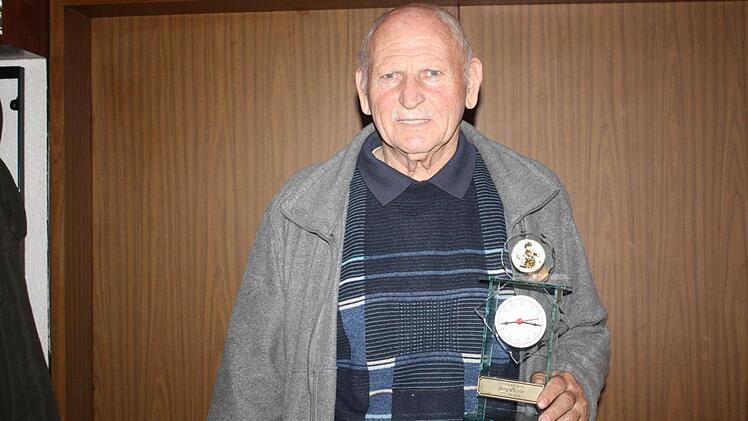 Der Tischtennisclub Mailach hat Georg Fischer zum Ehrenvorsitzenden ernannt.  Fotos: Sonja Werner