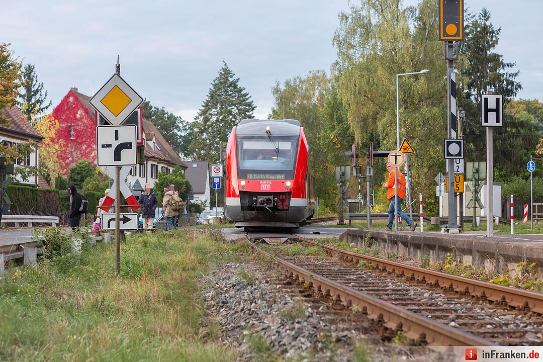 Pkw kollidiert mit Regionalbahn
