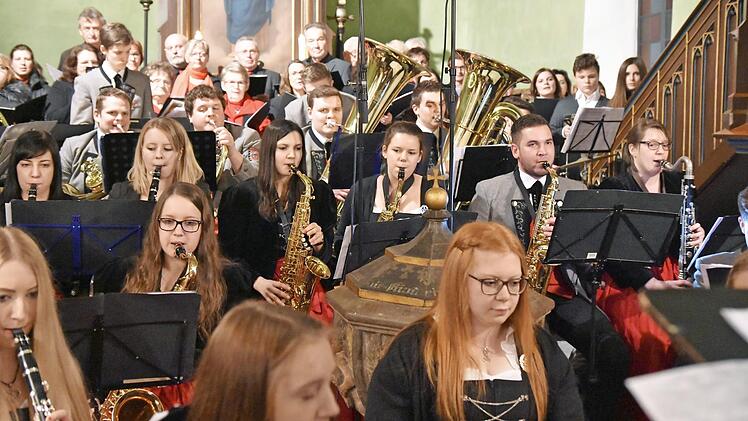 Musikalische Unterstützung hatte sich der Gesangverein Edelweiß Peesten für sein Neujahrskonzert geholt. Foto: privat