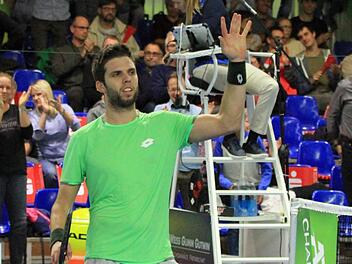 Jiri Vesely (Turnier-Nr. 7) setzte sich in einem Halbfinal-Krimi gegen den ungesetzten Russen Evgeny Karlovskiy in drei Sätzen durch. Foto: Bertram Wagner