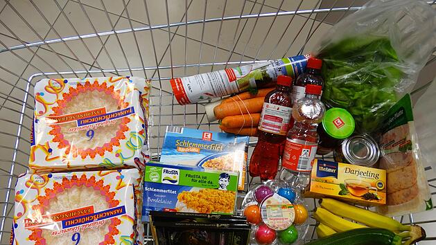 Kitzingen: "Weihnachten im Einkaufswagen" - Hilfsaktion beschert Bedürftigen Weihnachten ohne Hungersorgen