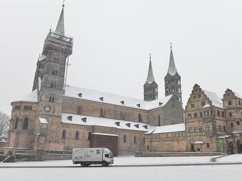 Bambergs Dom im Winterkleid - in den letzten Jahren war das wieder häufiger zu sehen. Doch an die kalten Winter im vorigen Jahrhundert kam lange keine Frostperiode mehr heran. Foto: Ronald Rinklef