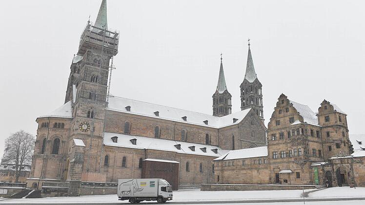 Bambergs Dom im Winterkleid - in den letzten Jahren war das wieder häufiger zu sehen. Doch an die kalten Winter im vorigen Jahrhundert kam lange keine Frostperiode mehr heran. Foto: Ronald Rinklef