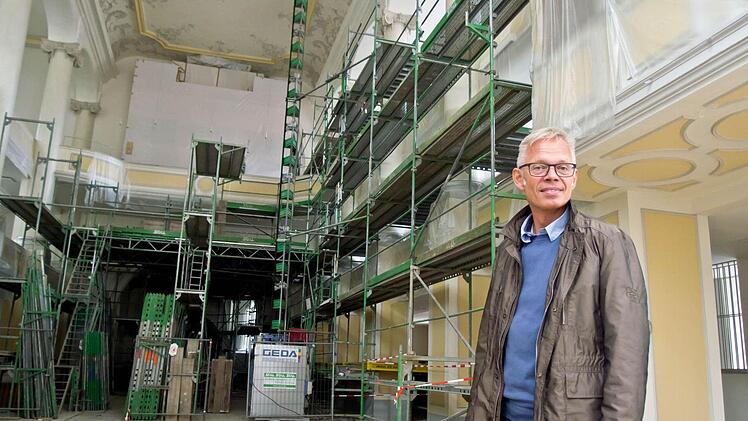 Kirchenmusikdirektor Peter Stenglein in der MorizkircheFoto: Jochen Berger