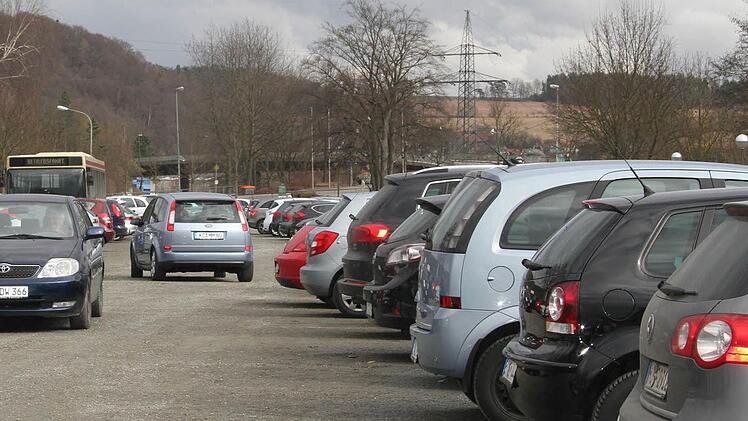 Schon um die Mittagszeit waren Parkplätze Mangelware. Foto: Sonny Adam