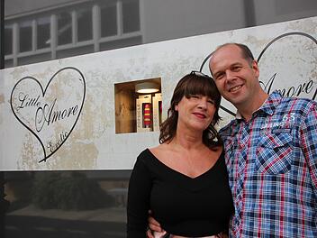 Silvana und Hansjörg Mayer geben bis Mai ihren Sexshop ab. Foto: Benedikt Borst
