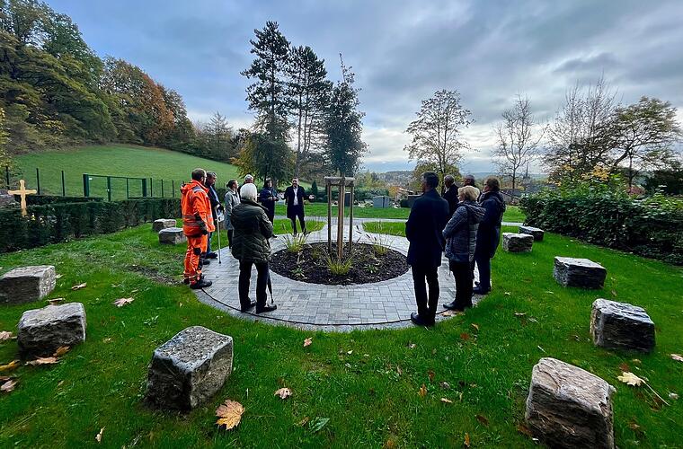 Ahorn: Sterben, Trauer, Tod - Themenreihe "Letzte Wege" startet Mitte Dezember