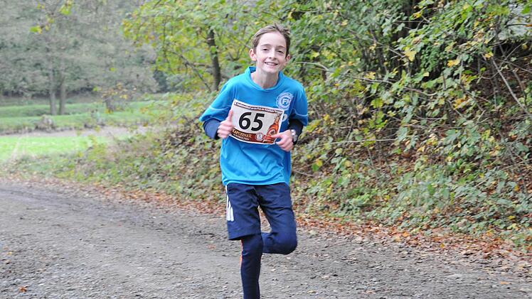 Mit elf Jahren war Tobias Wanierke aus Neuenmarkt der jüngste Starter und benötigte für den Zwölf-Kilometer-Hauptlauf gute 1:01:14 Stunden. Foto: Michael Kraus