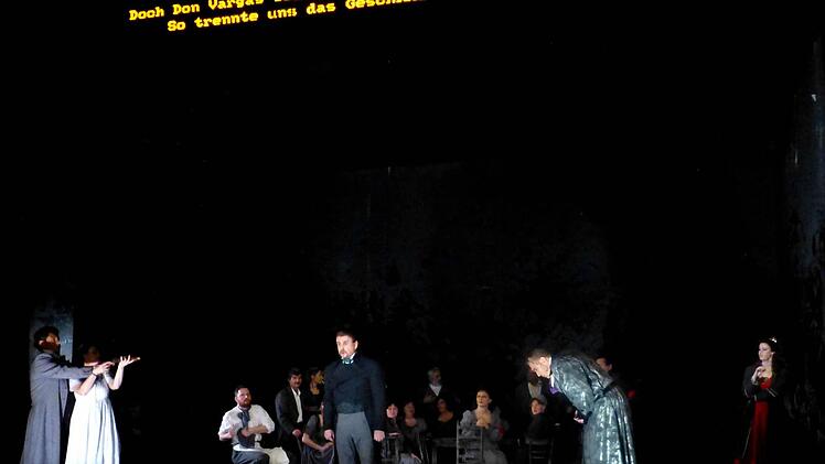 Ein Hauch von großer Oper im Kurtheater: Das Ensemble der Tschechischen Oper Prag gastierte mit Giuseppe Verdis "Die Macht des Schicksals" mit großem Erfolg beim Theaterring der Stadt. Foto: Gerhild Ahnert