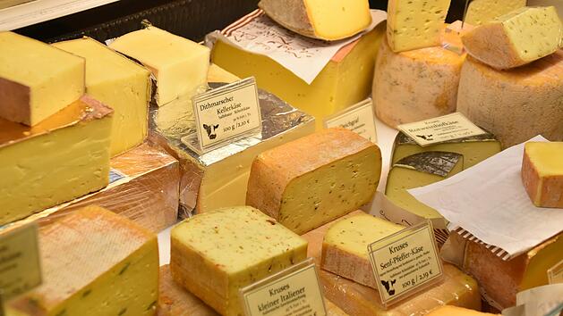 Gefährliche Metallteile entdeckt: Denns Biomarkt startet Käse-Rückruf