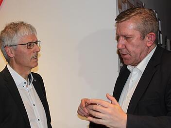 Landratskandidat Bernd Fricke (Grüne) will mit seiner Partei den SPD-Kandidaten Andreas Schwarz (rechts) unterstützen. Foto: Markus Klein