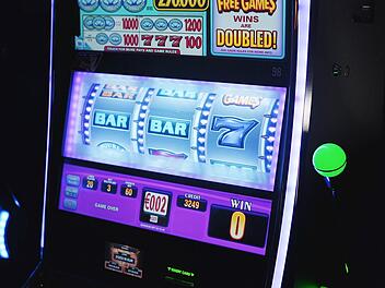 Casino, Spielbank, Automaten, Glücksspiel