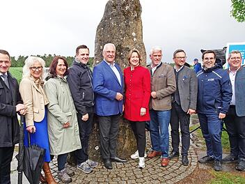 V.l.: Johannes Maciejonczyk, neuer Landrat im Kreis Bamberg, Bezirksr&auml;tin Gerlinde Mathes, Beate Nijkamp, CSU-Bezirksgesch&auml;ftsf&uuml;hrerin Mittelfranken, MdL Andreas Schalk, Staatsminister Joachim Herrmann, MdB Dr. Anja Weisgerber, MdL Steffen Vogel, ...