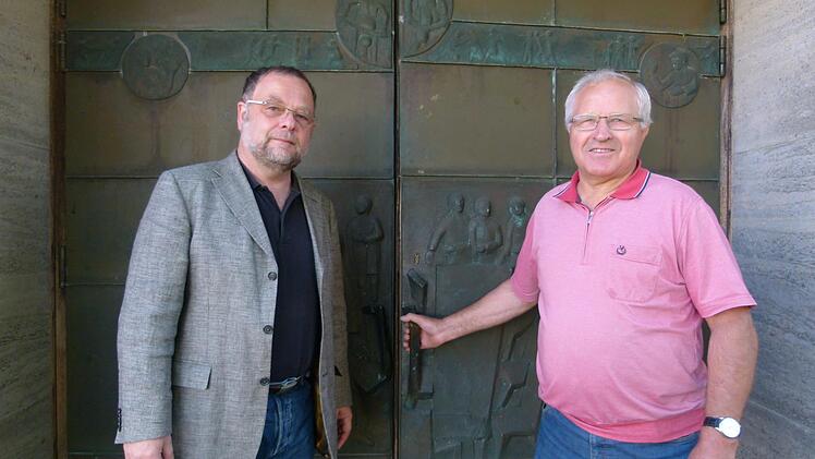 Wilfried Dittmann (rechts) und Thomas Glaser erzählten aus Geschichte und Gegenwart. Foto: Marion Krüger-Hundrup