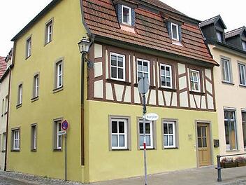 Seit Herbst hat die Lebenshilfe Haßberge ihren Mittelpunkt in Haßfurt. Verwaltung und Geschäftsführung sowie die Bereiche Offene Hilfen, Offene Behindertenarbeit sowie Assistenz beim Wohnen sind nun im "Haus der Lebenshilfe" am Marktplatz 12 mitten in der Kreisstadt untergebracht. Foto: rn