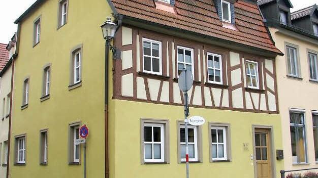 Seit Herbst hat die Lebenshilfe Haßberge ihren Mittelpunkt in Haßfurt. Verwaltung und Geschäftsführung sowie die Bereiche Offene Hilfen, Offene Behindertenarbeit sowie Assistenz beim Wohnen sind nun im "Haus der Lebenshilfe" am Marktplatz 12 mitten in der Kreisstadt untergebracht. Foto: rn