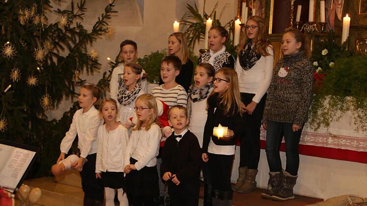 Der Kinderchor Germania Weingarts Foto: Franz Galster