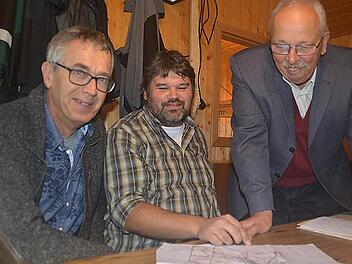Hans-Georg Bader (rechts), Dieter Müller (Mitte)und Karl-Heinz Göpfert (links). Foto: Kupka-Hahn