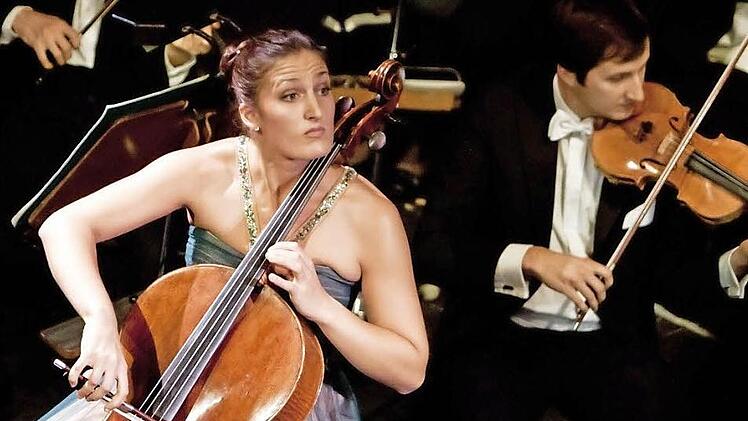 Janina Ruh begeisterte als Solistin bei einem Sinfoniekonzert vor gut zwei Jahren im Landestheater. Jetzt hat die junge Künstlerin ihre erste CD-Einspielung vorgelegt - als Cellistin und als Sängerin. Foto: Archiv/Jochen Berger