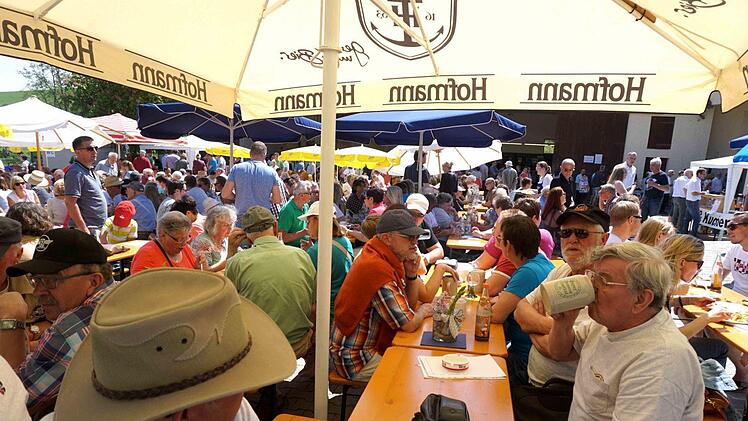 Spargel lockte die Gäste aus der ganzen Region nach Münchaurach.Richard Sänger