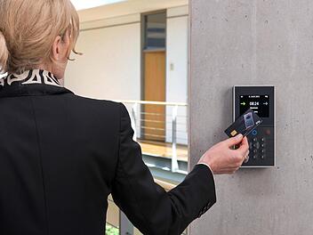Linken-Fraktionsvize Susanne Ferschl kritisierte, dass die vom Europäischen Gerichtshof geforderte Arbeitszeiterfassung in Deutschland noch immer nicht umgesetzt ist. Foto: PCS Systemtechnik, dpa