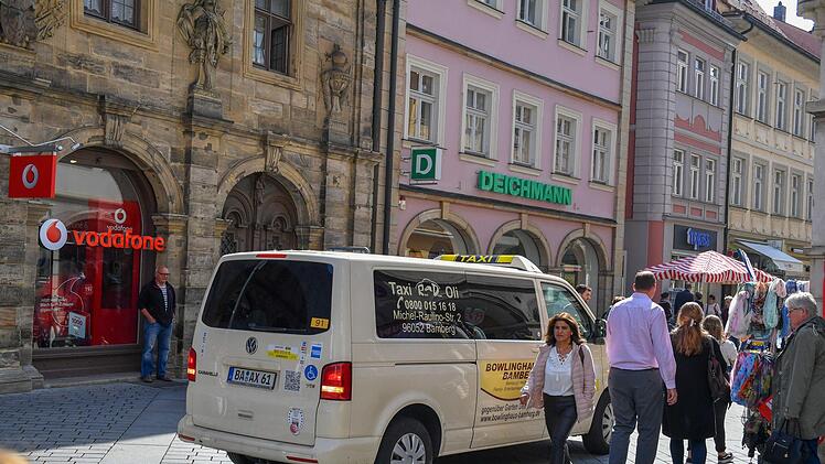 Taxis dürfen nun wieder gehbehinderte Patienten zum Arzt in der Fußgängerzone bringen.Ronald Rinklef