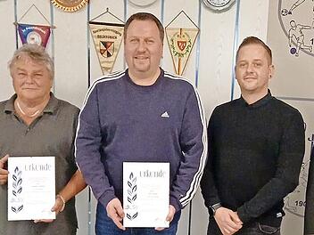 Für 25 Jahre Mitgliedschaft beim TSV Wirsberg wurden Gerhard Schelhorn und Dirk Schäfer (Zweiter und Dritter von links) geehrt. Mit im Bild (von links) Vorsitzender Thomas Specht, 2. Vorsitzender Tobias Mittasch und Bürgermeister Jochen Trier