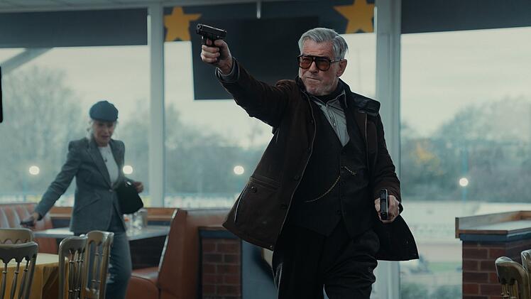Conrad (Pierce Brosnan) m&ouml;chte nach dem Verlust der bisherigen Gesch&auml;fte neue Gesch&auml;ftsfelder und -partner erschlie&szlig;en. Ein neuerliches Blutbad soll den Namen "Harrigan" noch bekannter machen.