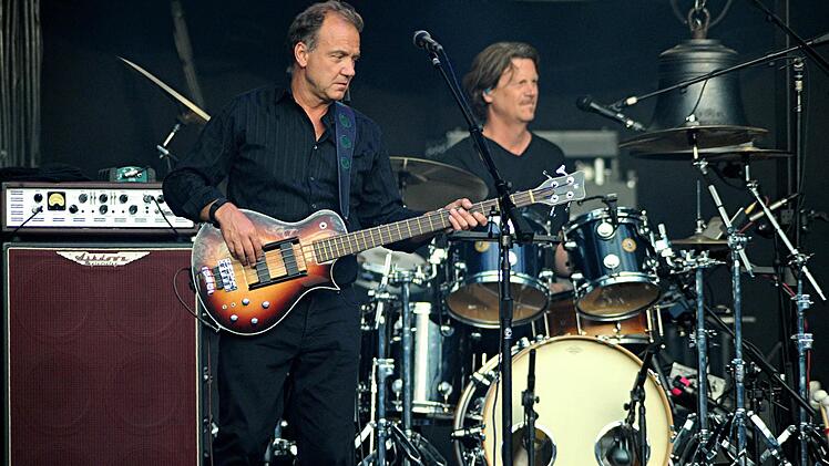 Seit Jahrzehnten Weggefährten: Guy Pratt (Bass) und Steve DiStanislao (Drums). Foto: Rock-O-Foto