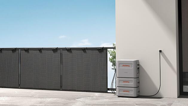 Der Speichersystem Jackery Navi 2000 fügt sich nahtlos in jede Umgebung ein.