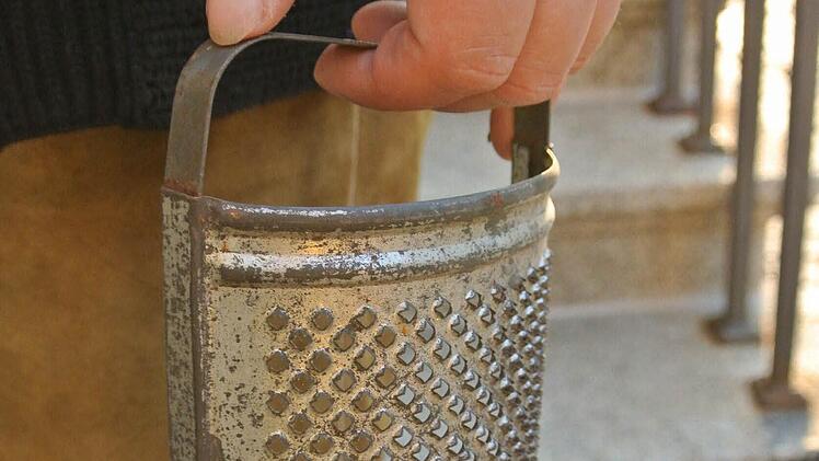 So eine Reibe kann schon für ganz eigene Klänge sorgen.