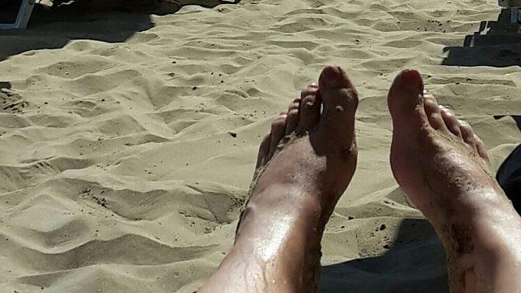 Melanie Zink faulenzt am liebsten auf ihrem Balkon oder in Italien am Strand, wie sie auf der Tageblatt-Facebookseite schrieb. Wir tippen beim Foto mal auf Strand.  Foto: privat