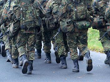 Soldaten der Bundeswehr in der Grundausbildung Symbolfoto: Stefan Sauer/dpa