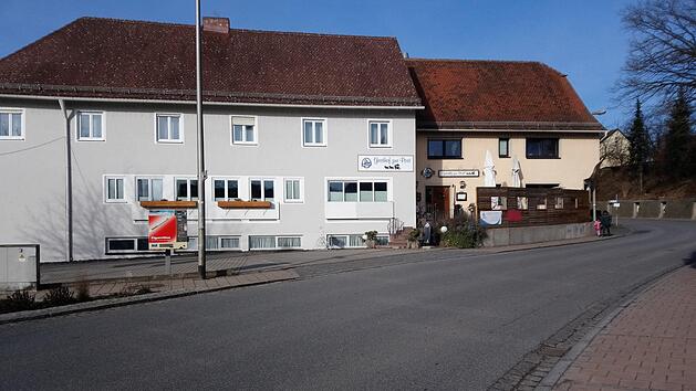 Die Zukunft des Gasthofs "Zur Post" in Falkendorf bleibt ungewiss.  Foto: Armin Pregratner