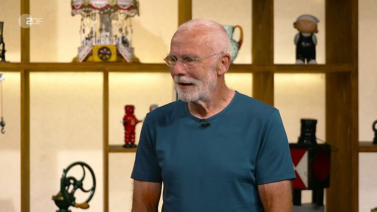 Verkäufer Frank hat das Spielzeug einst von einem Nachbarn bekommen - und wünschte sich jetzt mindestens 100 Euro dafür.