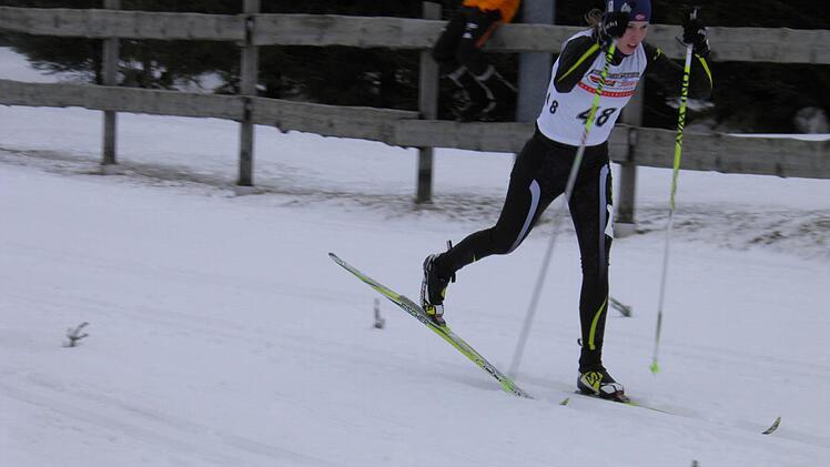 Auf dünnen Latten fix unterwegs: die Oberweißenbrunnerin Sophia Schrenk. Foto: privat