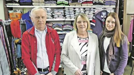 Das Markenzeichen des bekannten Familienunternehmens Stemplowsky ist seine sehr große Auswahl an Damen- und Herrenmode. Direkt vor der Türe parken und dann ohne Sorge um ein abgelaufenes Parkticket gemütlich bummeln - hier ist das möglich, was sonst kaum ein Einzelhandelsunternehmen bieten kann.  Fotos: Greif