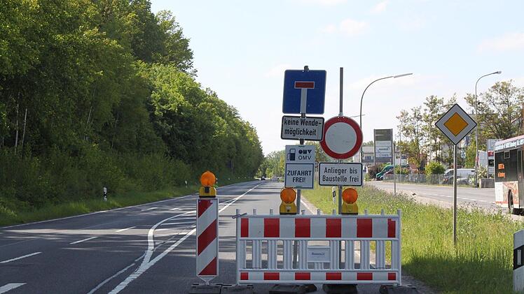 Die Vollsperrung der B 26 in Viereth - die bereits ebi Trosdorf beginnt - wird wohl noch bis Jahresende andauern.Hans Kurz