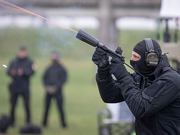 Drohnenabwehr durch Spezialkr&auml;fte der Polizei
