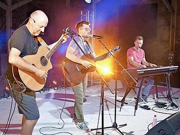Kommt ohne Schlagzeug aus: das Trio "Taktlos".